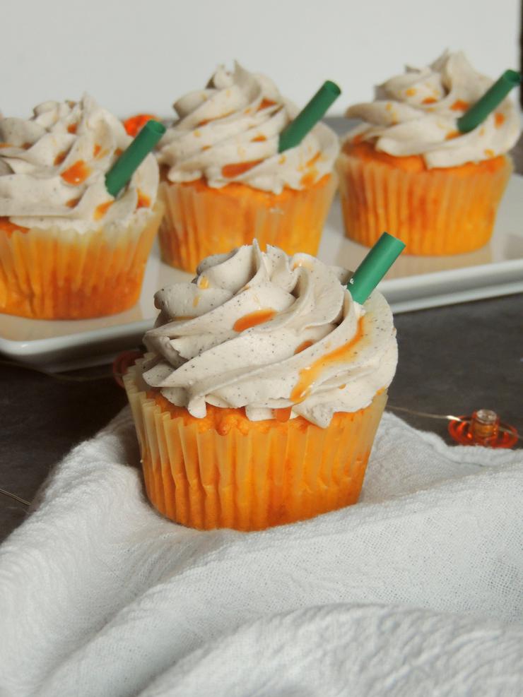 Easy Pumpkin Spice Latte Cupcakes - Fall Desserts