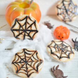 Halloween Spider Web Cookies – Halloween Desserts – Party Food